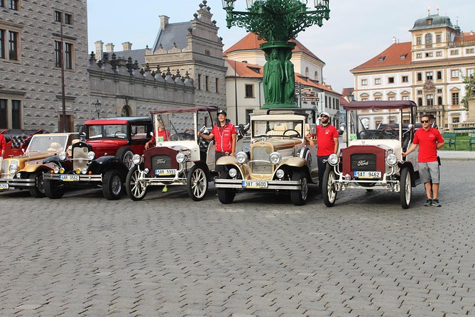 1,5 hour oldtimer convertible Prague sightseeing tour - Old Town Square and the Astronomical Clock