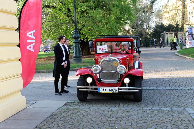 1,5 hour oldtimer convertible Prague sightseeing tour - Wenceslas Square, the National Museum, and modern Prague