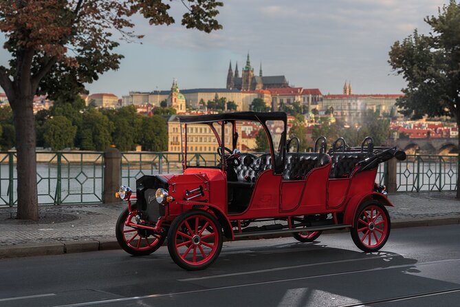 1 hour Old timer Convertible Prague Sightseeing Tour - A vintage convertible is a smart way to meet Prague