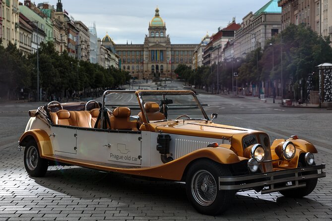 1 hour Old timer Convertible Prague Sightseeing Tour - Lesser Town, Petrin Tower, and Loreta
