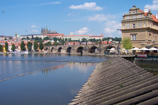 1 hour Prague Panoramic Vltava River sightseeing Cruise - Prague Castle Above the River