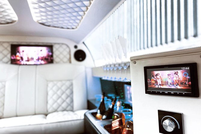 1 hour ride in vintage limousine - Settling into a vintage limousine