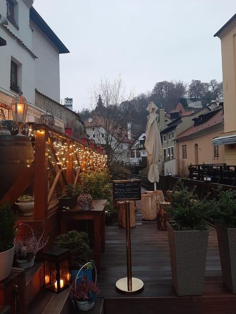 1000 years of history! Evening walking foodie tour - Malá Strana brings the first drinks and food