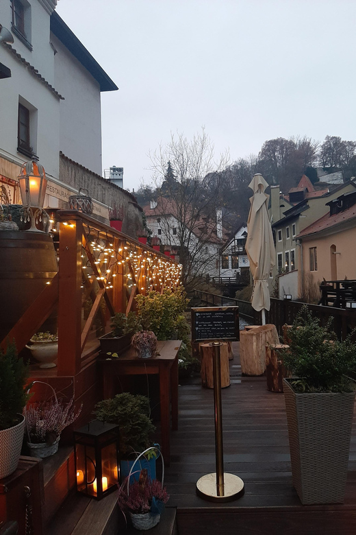 1000 years of history! Evening walking foodie tour - Small-group service and the guide’s role
