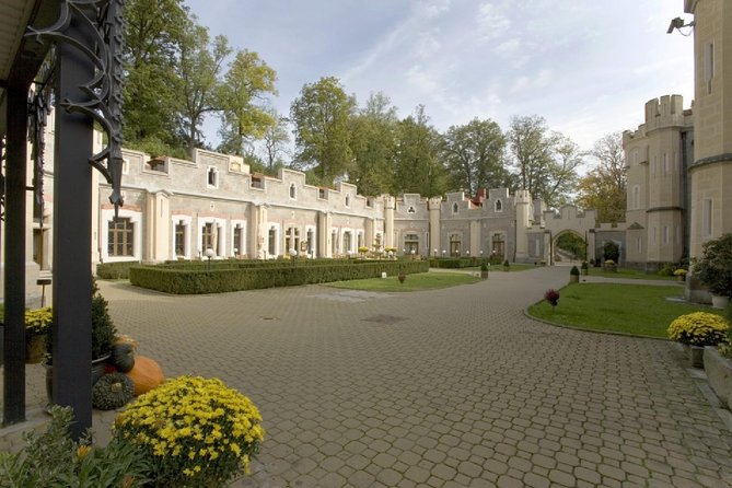2-Day Hluboka and Cesky Krumlov Tour from Prague - Český Krumlov Castle changes with the season