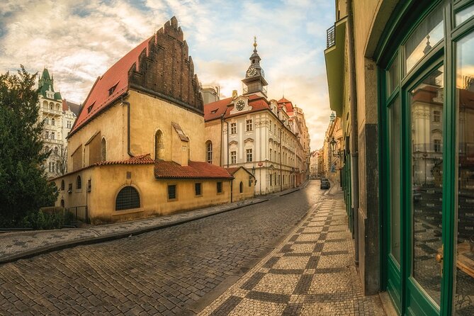 2-Hour Old Town and Jewish Quarter Tour in Prague - Old Town Hall and the Astronomical Clock