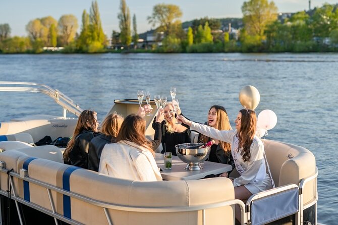 3 Hours Prague Private Boat Cruise Beer or Prosecco Unlimited - Starting at Naplavka on Rašínovo nábřeží