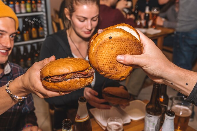 Alternative bar tour with dinner in the art district - Key points to know before booking