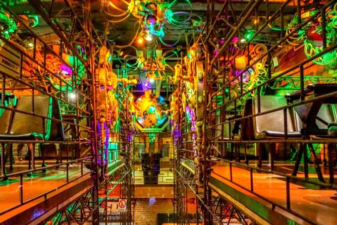 Alternative bar tour with dinner in the art district - Why this Prague night feels different