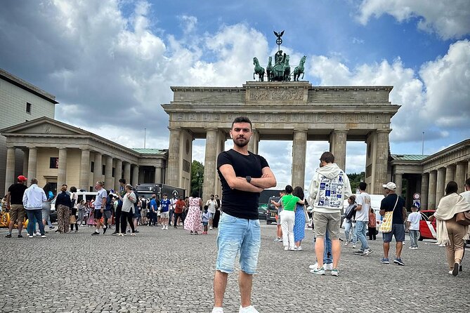 Berlin Full Day Tour with Lunch and private transfers from Prague - Leaving Prague in a private car
