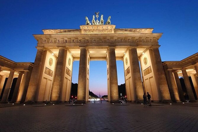 Berlin Full Day Tour with Lunch and private transfers from Prague - What the guide adds to a short Berlin visit