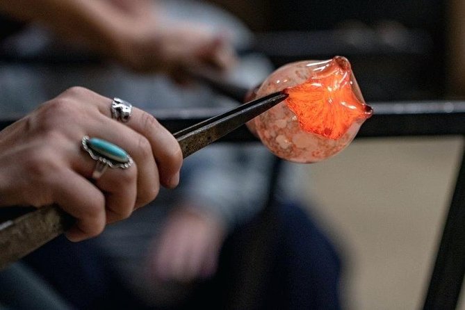 Bohemian Glass blowing in Prague - Choosing a color and a piece