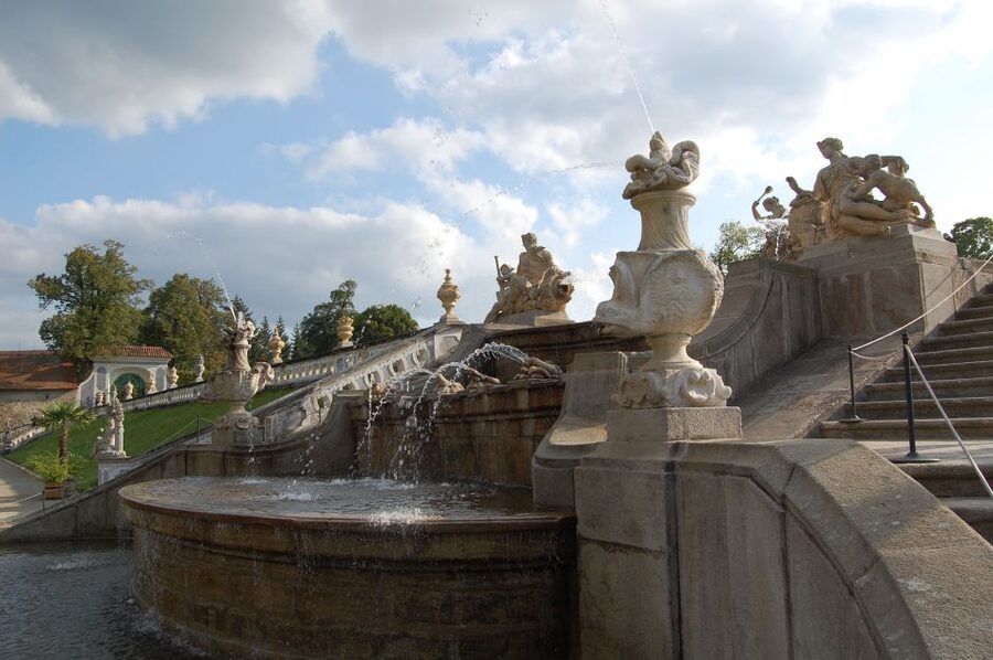 Český Krumlov: 2 Hour Private Walking Tour with Guide - Latrán, castle courtyards, and the Bear Moat