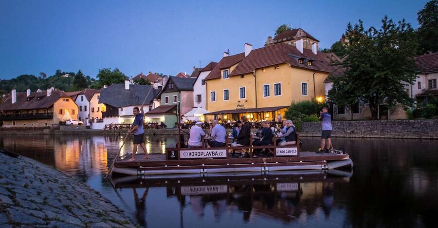 Český Krumlov: Advent Wooden Raft River Cruise - Key points to know before boarding