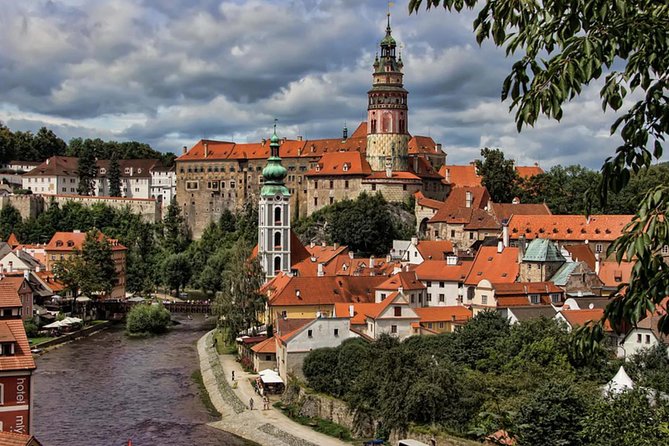 Cesky Krumlov Full day tour from Prague and back - Crossing the Vltava to the Old Town