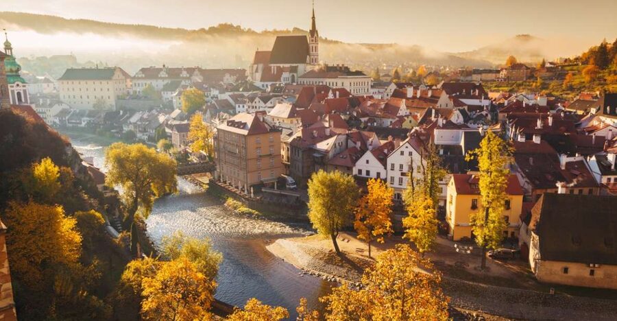 Český Krumlov: Half-Day Medieval Architecture Walking Tour - Key points at a glance
