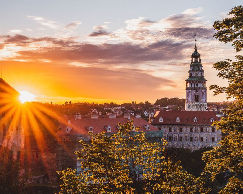 Český Krumlov: Half-Day Medieval Architecture Walking Tour - Castle gardens and the cascade fountain