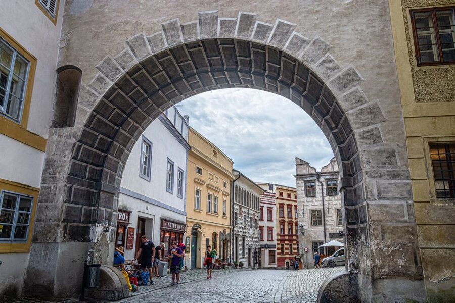 Český Krumlov: Half-Day Medieval Architecture Walking Tour - Svornosti Square and the first view of Old Town