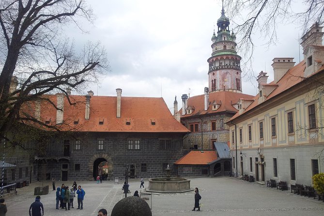 Cesky Krumlov One Day Trip from Prague by bus - Walking Český Krumlov’s Old Town