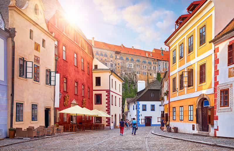 Cesky Krumlov: Private 2-Hour City Walking Tour - Starting in Cesky Krumlov’s old lanes