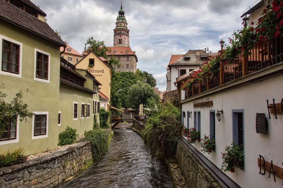 Cesky Krumlov Private Day Trip from Prague - Why Cesky Krumlov earns a full day from Prague