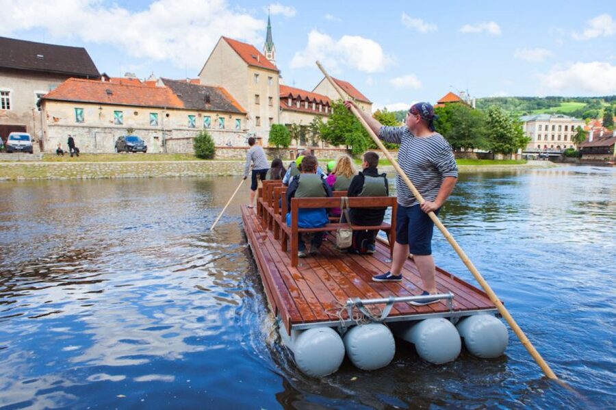 Český Krumlov: Wooden Raft River Cruise - Who will get the most from this 50-minute cruise