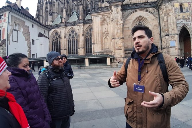 Charles Bridge and Prague Castle Walking Tour - Mala Strana, a short but useful pause