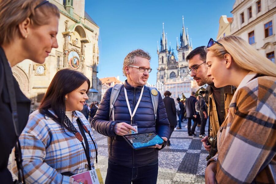 Charles Bridge & Lesser Town Walking Tour - Na Kampě and the turn away from the crowds