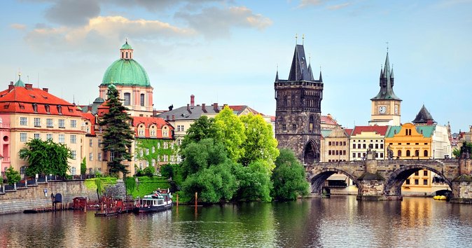 Charles Bridge: River Boat Cruise & Guided Tour ️with PragueWay - Key points at a glance