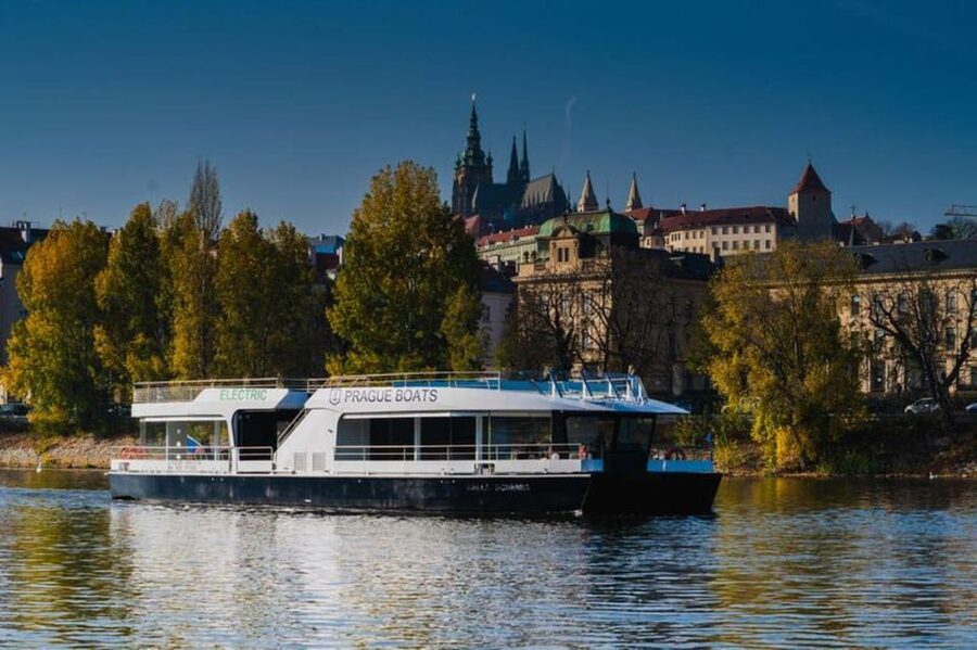 City Sightseeing Prague HOHO Bus, Castle Tour + River Cruise - How the Prague HOHO package works