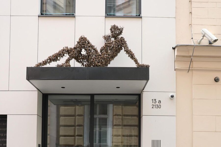 Contemporary art tour in Prague: the works of David Černý - Rain, maintenance, and the practical side of public art
