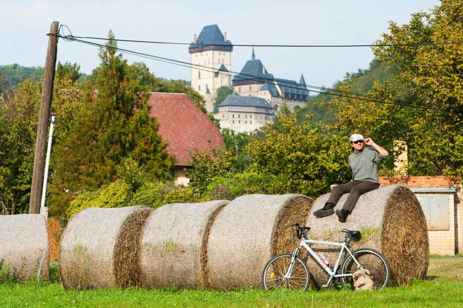 Coutryside bike tour to Karlstejn Castle. - Arriving in Karlstejn village