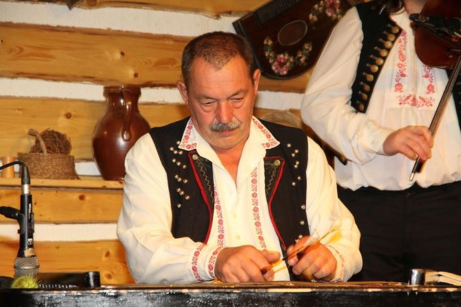 Czech Folklore Show with dinner and transfer - A Czech evening that begins with music