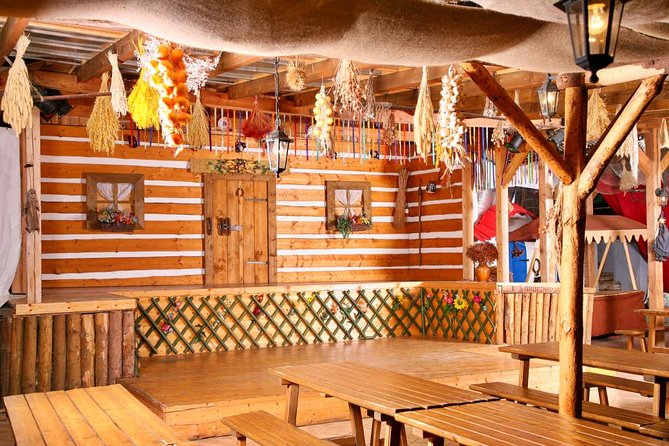 Czech Folklore Show with dinner and transfer - Hotel pickup and the late return