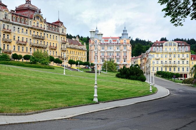 Czech Spas of Karlovy Vary and Marianske Lazne from Prague - Lunch breaks up the sightseeing, with mixed results
