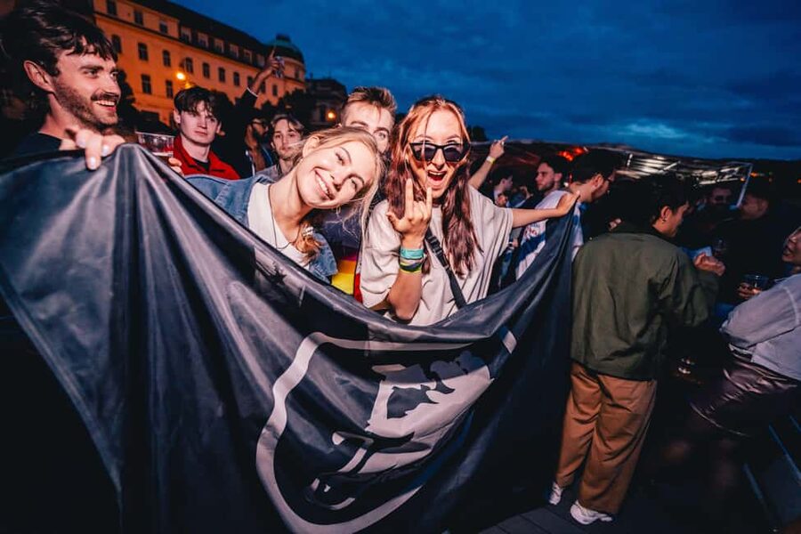 Drunken Monkey Prague Boat Party Open Bar to Duplex Club - What the two-hour cruise feels like