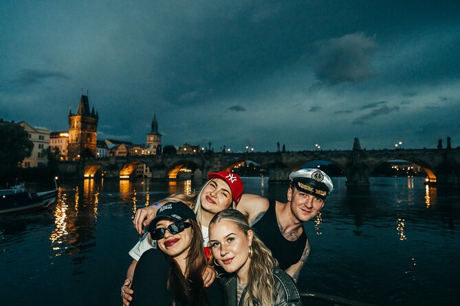 Drunken Monkey Prague Boat Party w/ 2hr Open Bar, DJ & Club Entry - What the Prague party boat actually offers