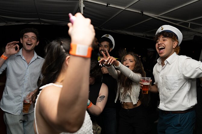 Drunken Monkey Prague Boat Party w/ 2hr Open Bar, DJ & Club Entry - What happens after 10 p.m.