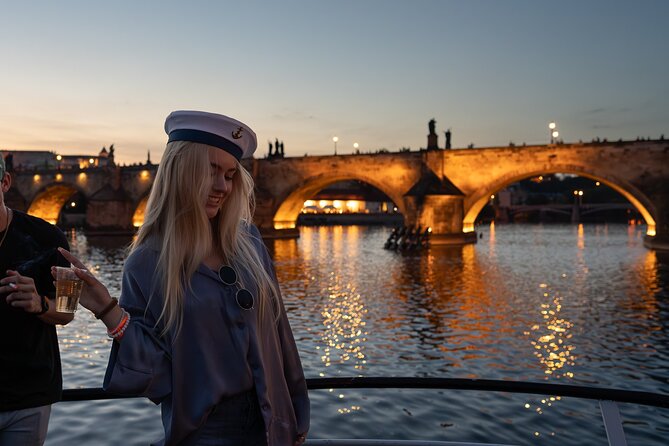 Drunken Monkey Prague Boat Party w/ 2hr Open Bar, DJ & Club Entry - Rules that affect the night