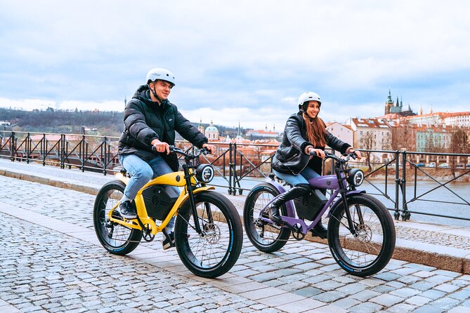 E-BIKE TOUR: 10 Must-See Landmarks & Viewpoints in Prague 1-8per. - Prague Castle, Petřín, and Strahov