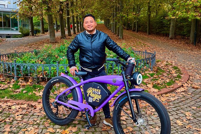 E-BIKE TOUR: 10 Must-See Landmarks & Viewpoints in Prague 1-8per. - How the short stops affect the experience