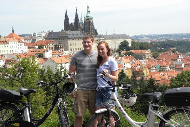 Ebike Prague Tour - Crawling Babies and Kampa Park