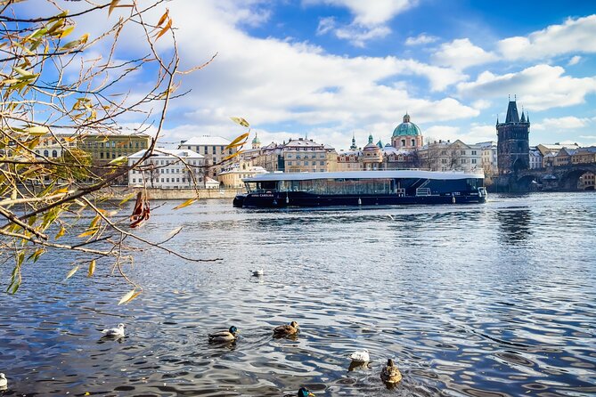 Evening Eco Cruise With a Glass of Prosecco in Bohemia - A quiet electric boat on the Vltava