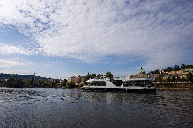 Evening Eco Cruise With a Glass of Prosecco in Bohemia - Prosecco, bar service, and comfort