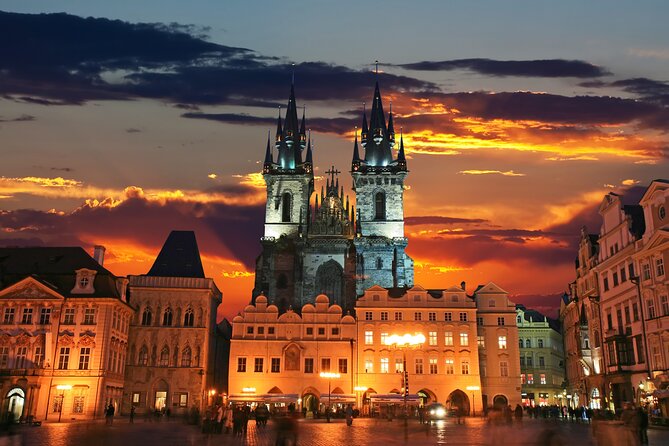 Evening View Walk in Prague - From the river to Prague Castle