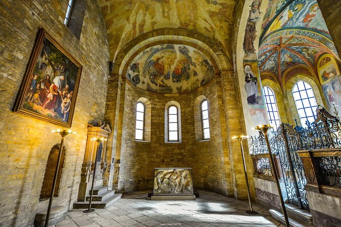 Explore the Historic Prague Castle: Private Half-Day Walking Tour - Golden Lane: a smaller, more intimate finish