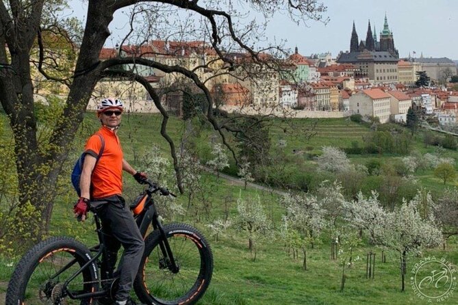 FAT TIRE E-BIKE GREAT TOUR - river, parks & panoramic views tour - The Old Jewish Cemetery and Prague’s layered past