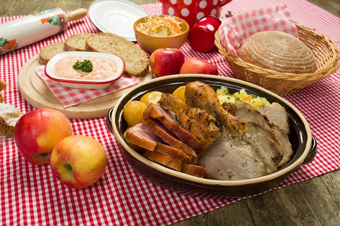 Folklore Dinner with Unlimited Drinks 4course Menu - Unlimited drinks, and what that really means