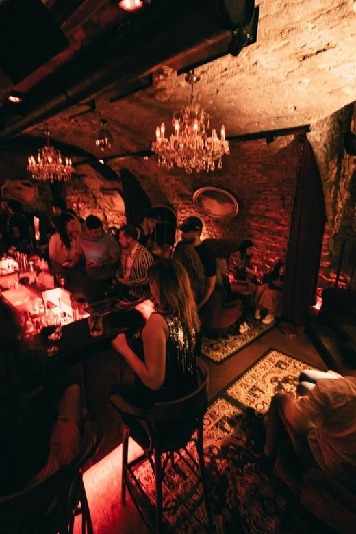 Friday Night Live Music in Old Town at Le Valmont - What happens during the two-hour performance