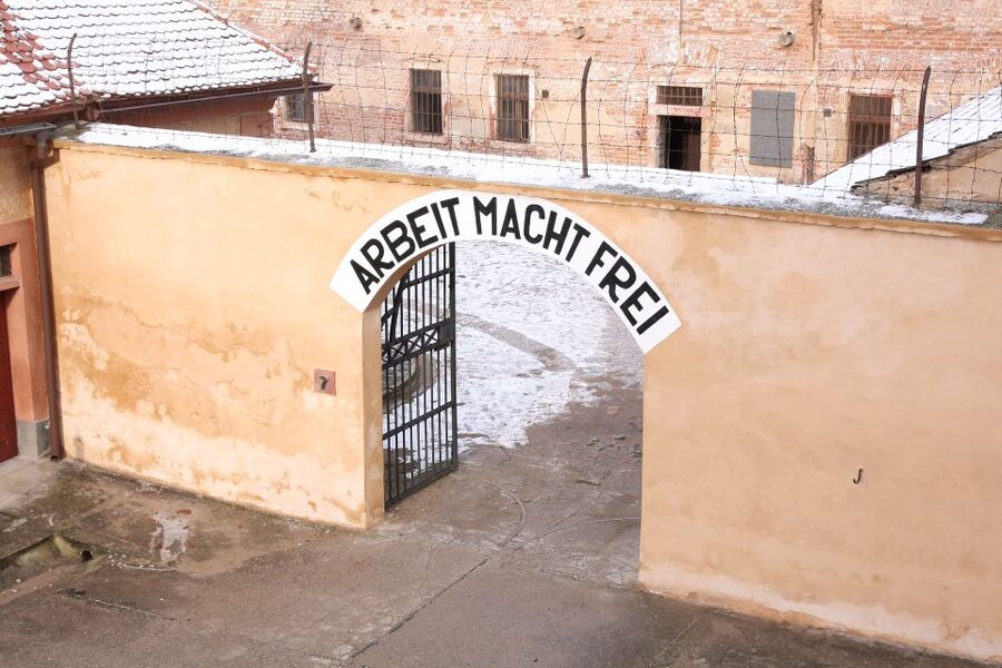 From Prague: All-inclusive Bus Tour to Terezin Memorial - Key points to know before you go
